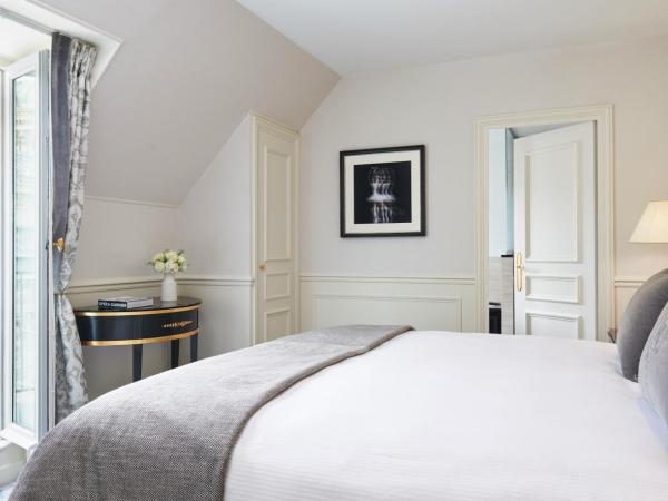 InterContinental Paris Le Grand, an IHG Hotel : photo 2 de la chambre hbergement lit king-size premium avec balcon-vue sur opra