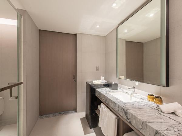 Holiday Inn Johor Bahru City Centre, an IHG Hotel : photo 5 de la chambre suite lit king-size avec canapé-lit - dernier Étage