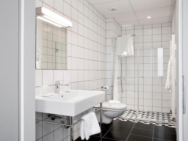 Hôtel Graffalgar : photo 9 de la chambre chambre familiale (4 adultes)