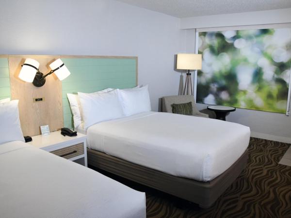Wyndham Garden Lake Buena Vista Disney Springs® Resort Area : photo 7 de la chambre chambre standard avec 2 lits doubles - vue sur cour