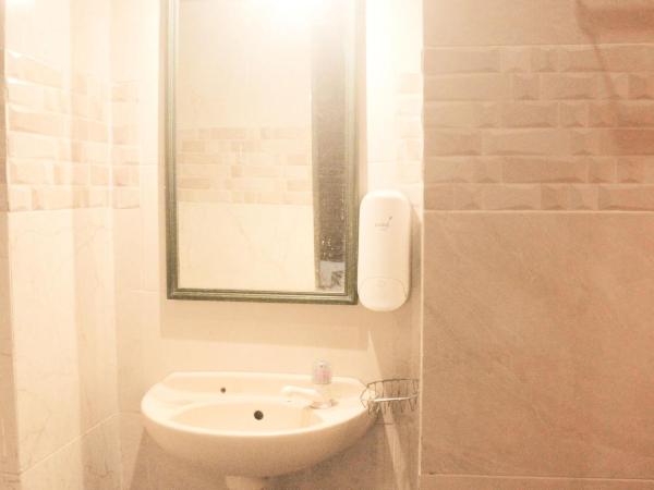 nDalem Joglo Krawitan Syariah : photo 5 de la chambre suite familiale