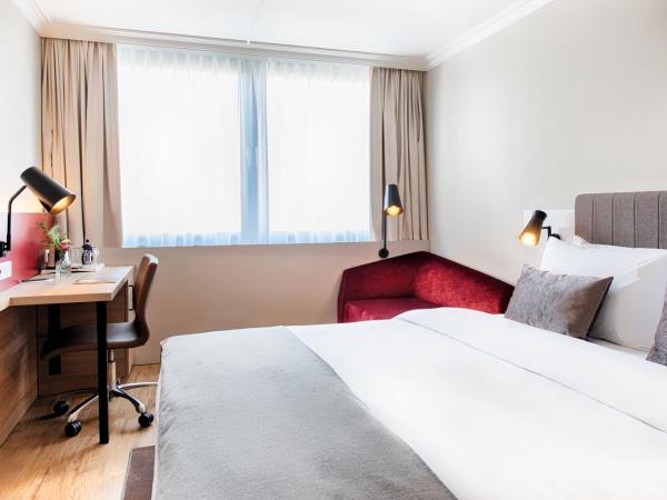 Crowne Plaza Frankfurt Congress Hotel, an IHG Hotel : photo 2 de la chambre chambre standard lit queen-size