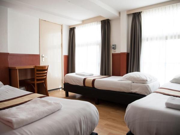 Hotel Continental Amsterdam : photo 1 de la chambre chambre triple avec salle de bains commune