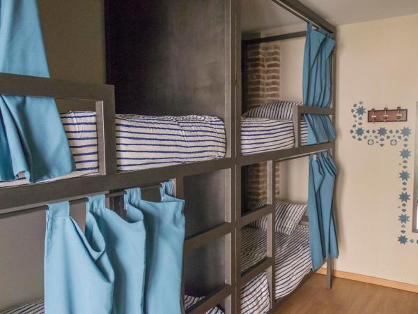 El Granado Hostel : photo 3 de la chambre lit dans dortoir mixte de 6 lits