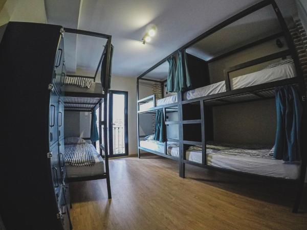 El Granado Hostel : photo 4 de la chambre lit dans dortoir mixte de 6 lits
