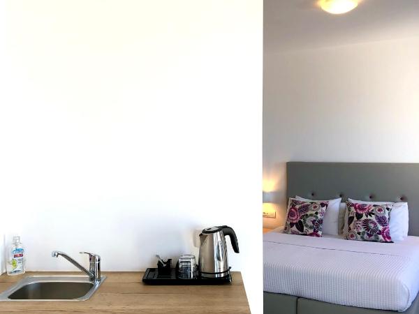 Aperanto Suites : photo 7 de la chambre suite lune de miel avec jacuzzi extérieur chauffé