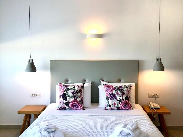 Aperanto Suites : photo 3 de la chambre suite lune de miel avec jacuzzi extérieur chauffé