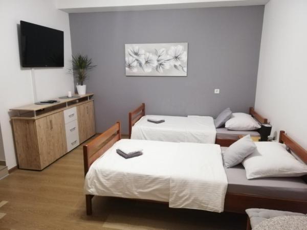 Guest House Lucija : photo 8 de la chambre appartement 1 chambre