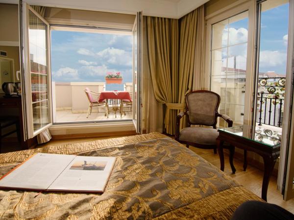 Recital Hotel : photo 5 de la chambre chambre double supérieure - vue sur mer