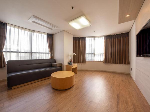 Ramada by Wyndham Seoul Dongdaemun : photo 3 de la chambre suite lit king-size