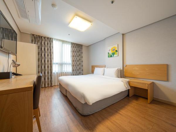 Ramada by Wyndham Seoul Dongdaemun : photo 2 de la chambre suite lit king-size
