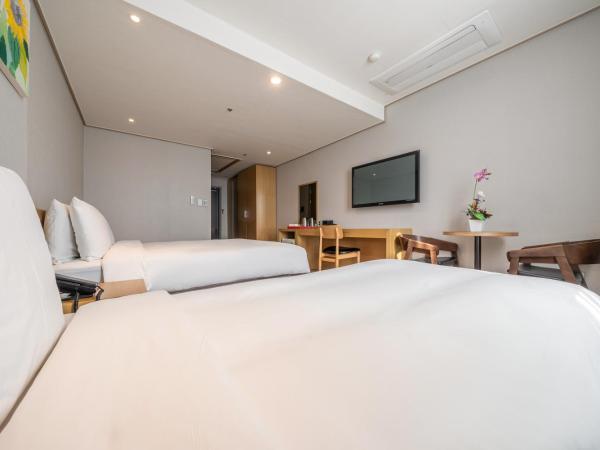 Ramada by Wyndham Seoul Dongdaemun : photo 3 de la chambre chambre familiale deluxe