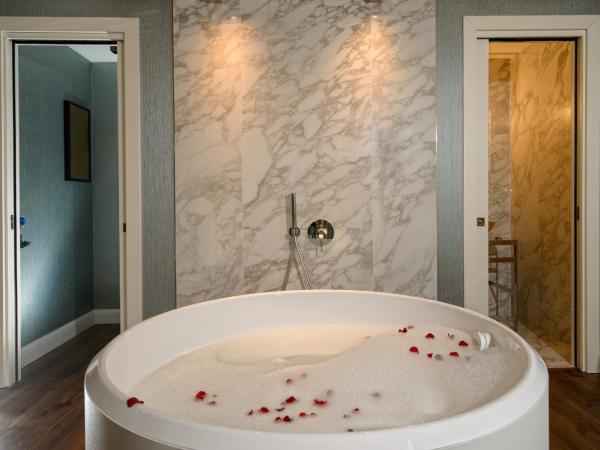 Palazzo Veneziano - Venice Collection : photo 6 de la chambre suite lune de miel avec bain à remous