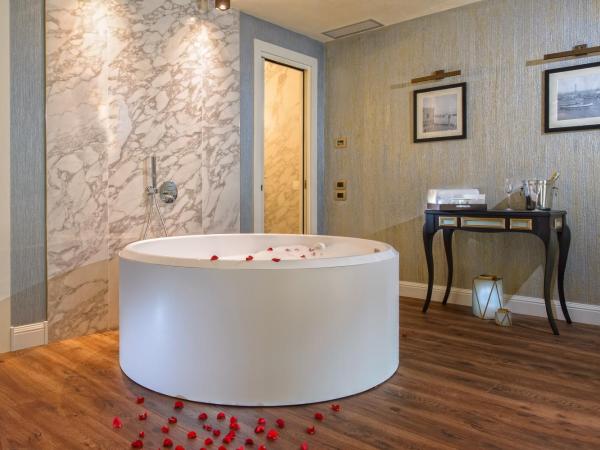 Palazzo Veneziano - Venice Collection : photo 8 de la chambre suite lune de miel avec bain à remous