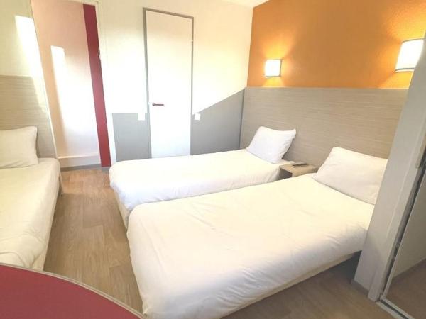 Première Classe Martigues : photo 2 de la chambre chambre triple