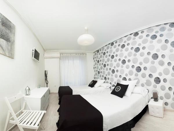 Hostal Gala Madrid : photo 5 de la chambre chambre familiale (5 adultes)
