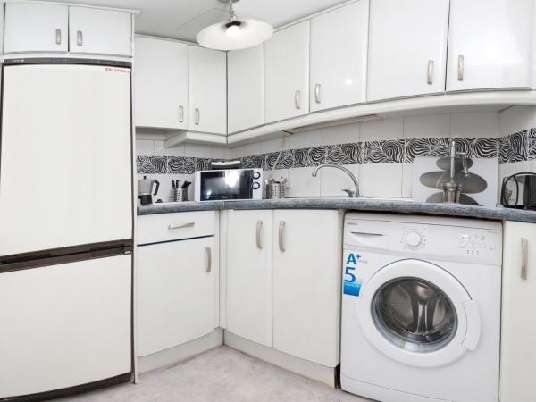 Hostal Gala Madrid : photo 2 de la chambre chambre familiale (5 adultes)