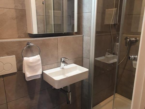 The Aarburg Hotel & Café : photo 5 de la chambre chambre supérieure lit queen-size