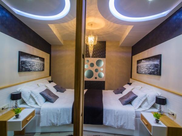 Peninsula Luxury Rooms : photo 7 de la chambre chambre double supérieure