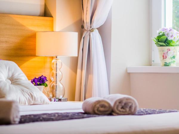 Peninsula Luxury Rooms : photo 10 de la chambre chambre lit king-size supérieure