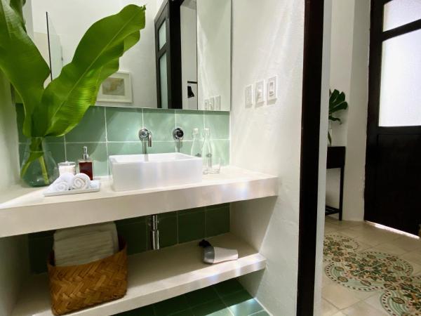 The Diplomat Boutique Hotel : photo 9 de la chambre suite supérieure lit king-size