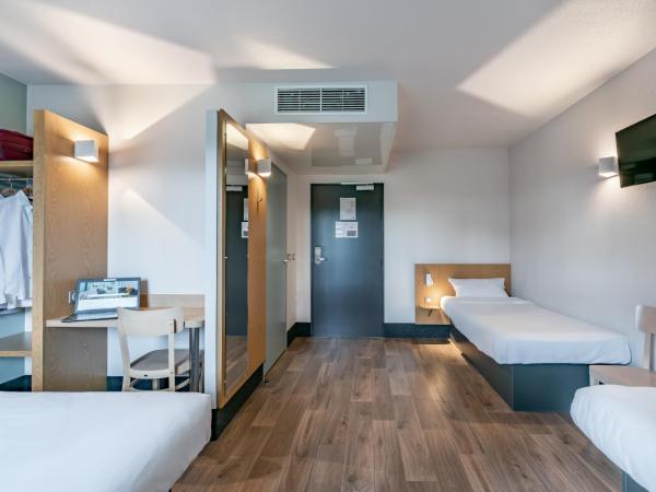 B&B HOTEL Arcachon Gujan-Mestras : photo 1 de la chambre chambre quadruple