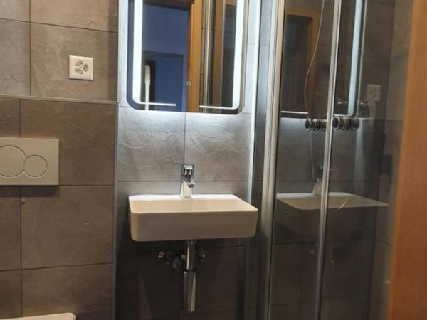 The Aarburg Hotel & Café : photo 6 de la chambre chambre simple avec salle de bains