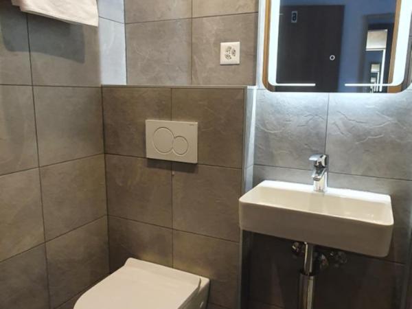 The Aarburg Hotel & Café : photo 5 de la chambre chambre simple avec salle de bains