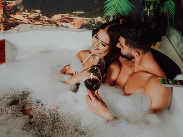 Serce Tatr Residence Zakopane - blisko Krupówek : photo 10 de la chambre chambre double de luxe avec baignoire spa 