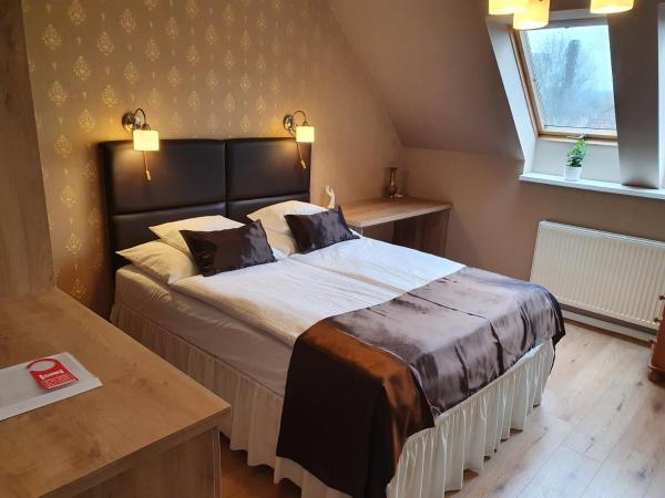 Károlyi Panzió : photo 2 de la chambre chambre lits jumeaux avec douche