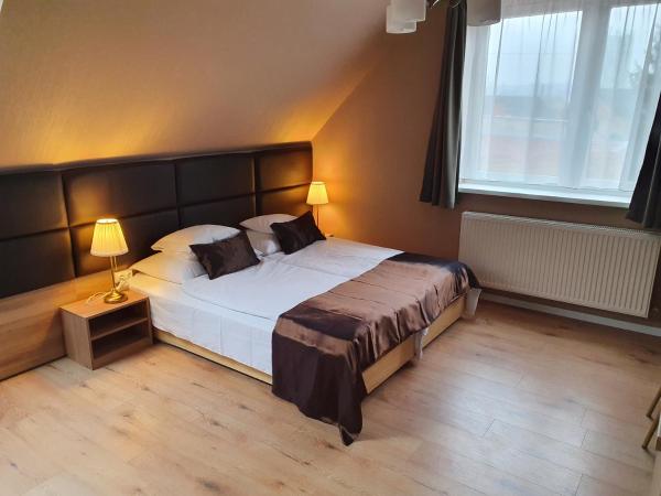 Károlyi Panzió : photo 3 de la chambre chambre lits jumeaux avec douche