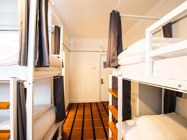 Safestay Glasgow Charing Cross : photo 5 de la chambre lit dans dortoir mixte de 4 lits avec salle de bains privative