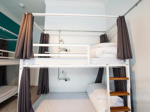 Safestay Glasgow Charing Cross : photo 4 de la chambre lit dans dortoir mixte de 10 lits avec salle de bains privative