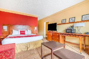 Super 8 by Wyndham Dallas Love Field Airport : photo 1 de la chambre chambre lit king-size deluxe - non-fumeurs 