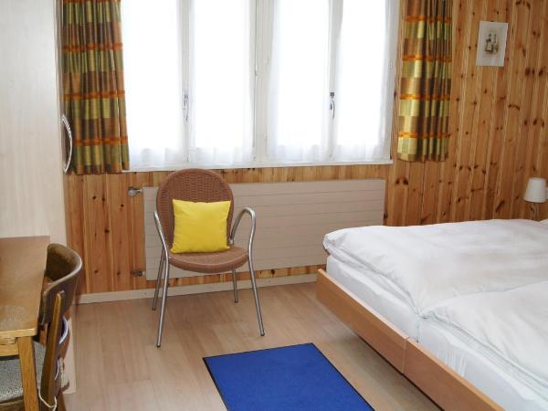 Hotel Alpina : photo 1 de la chambre chambre double ou lits jumeaux