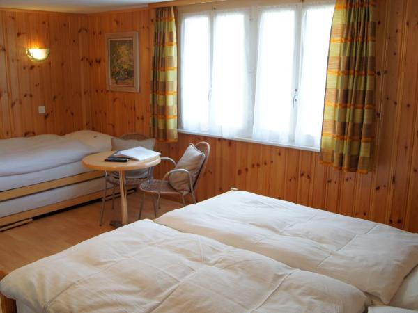 Hotel Alpina : photo 3 de la chambre chambre triple