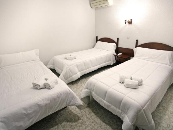 Hotel Canadá : photo 7 de la chambre chambre triple