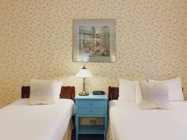 Le Chateau de Pierre : photo 2 de la chambre chambre queen standard avec lit simple