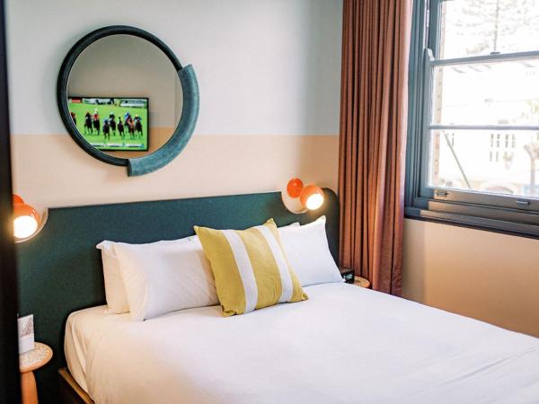 Stay at Hotel Steyne : photo 2 de la chambre chambre lit queen-size 