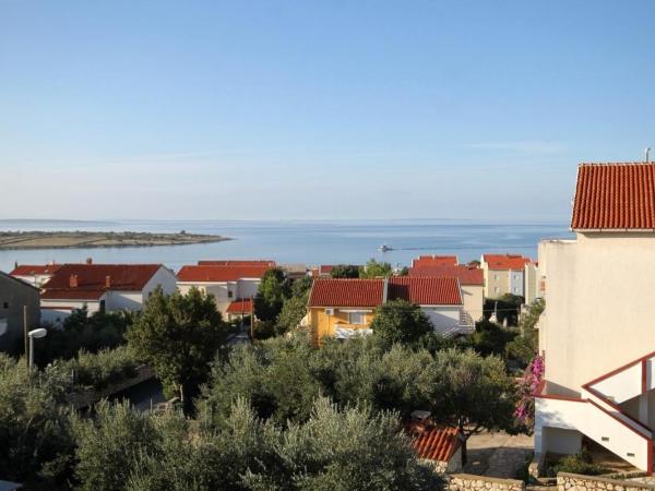 Apartments and rooms Cherry - relax & chill by the pool : photo 2 de la chambre appartement 2