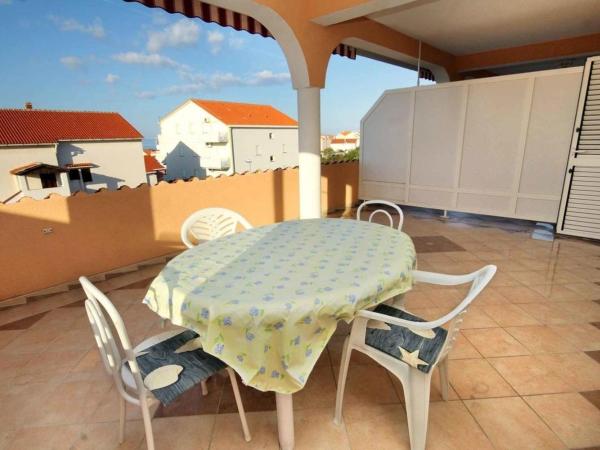 Apartments and rooms Cherry - relax & chill by the pool : photo 4 de la chambre appartement 2