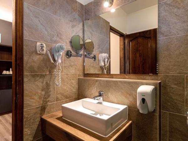 Vén Diófa De Lux Panzió : photo 4 de la chambre chambre quadruple