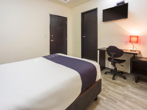 Smart Hotel Monterrey : photo 4 de la chambre standard