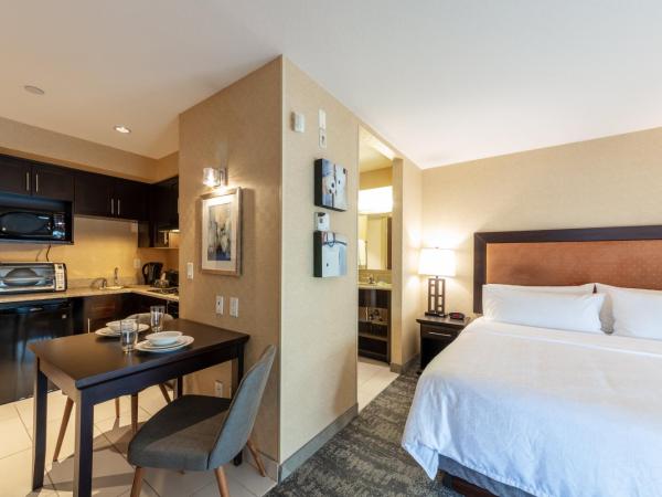 Holiday Inn Express & Suites Riverport Richmond, an IHG Hotel : photo 2 de la chambre suite lit king-size