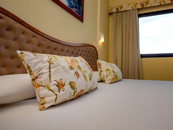 Yak Beach Hotel Ponta Negra : photo 4 de la chambre chambre double deluxe - vue latérale sur mer