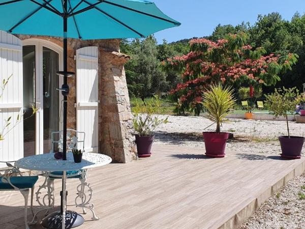 Au Charme de Pépiole : photo 5 de la chambre chambre double - vue sur jardin