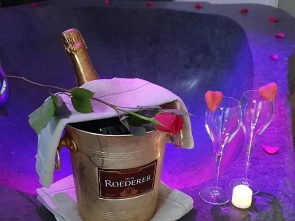 Au Charme de Pépiole : photo 8 de la chambre chambre double - vue sur jardin