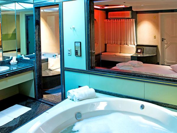 BAMBINA HOTEL -Adultos Somente : photo 4 de la chambre suite avec baignoire spa