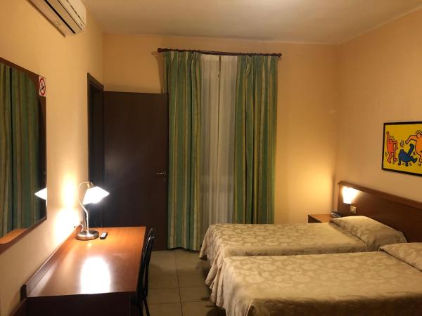 Hotel Paradiso : photo 5 de la chambre chambre lits jumeaux