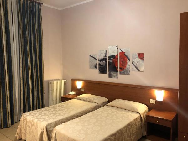 Hotel Paradiso : photo 1 de la chambre chambre lits jumeaux